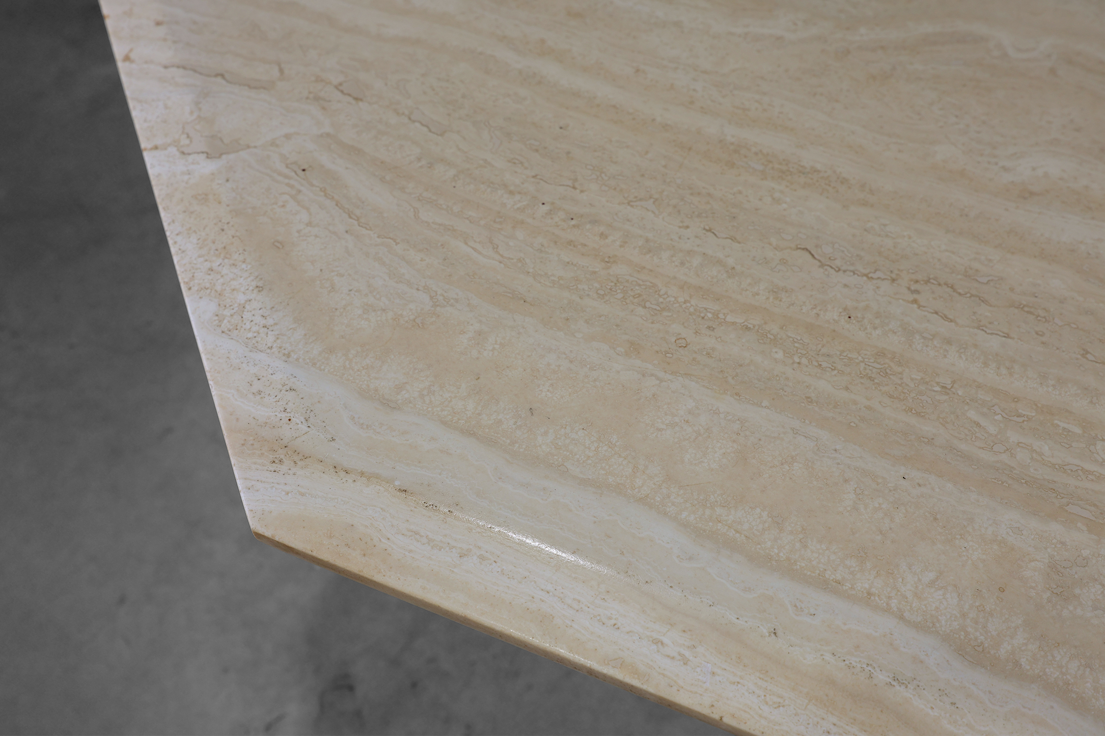 Mid-Century Italian octagonal Travertine Dining Table, 1980sthumbnail